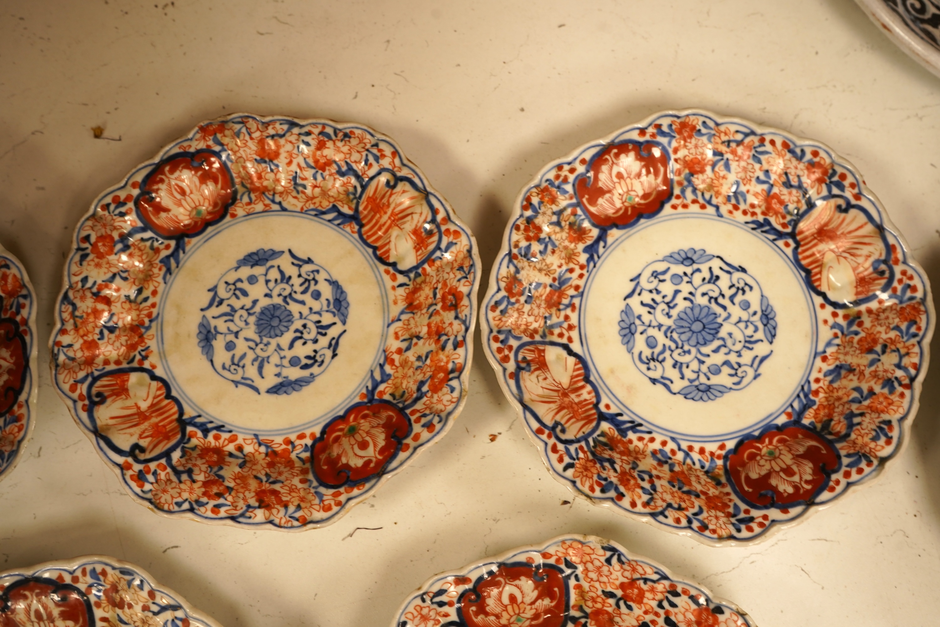 A set of Five Japanese Imari hexagonal plates, late 19th century, 19cm in diameter